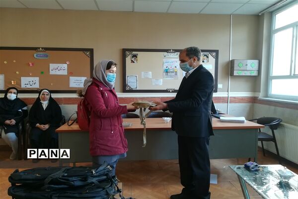 تجلیل از دانش‌آموزان دبیرستان شهید خشکباری شهرستان قدس