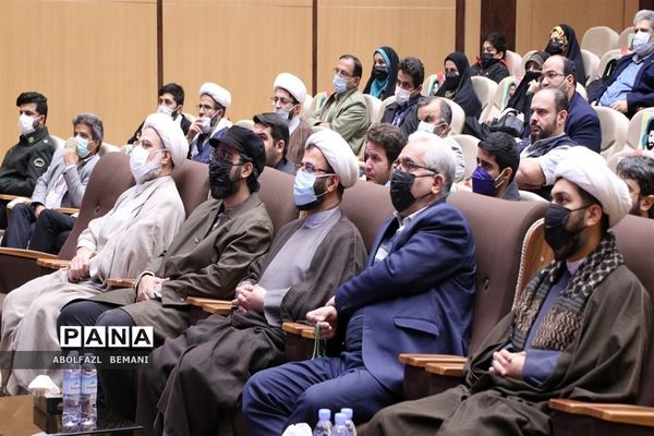 تجلیل از برگزیدگان جشنواره فانوس در قم