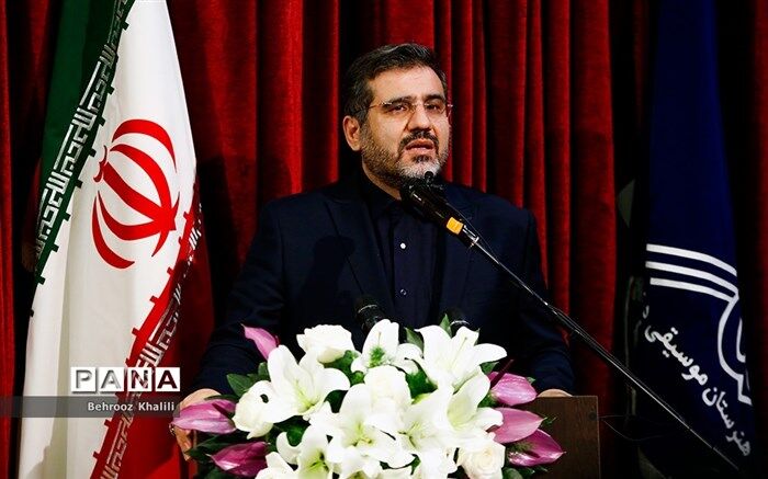وزیر ارشاد: ملی شدن صنعت نشر تکلیف من است و انجام می‌شود