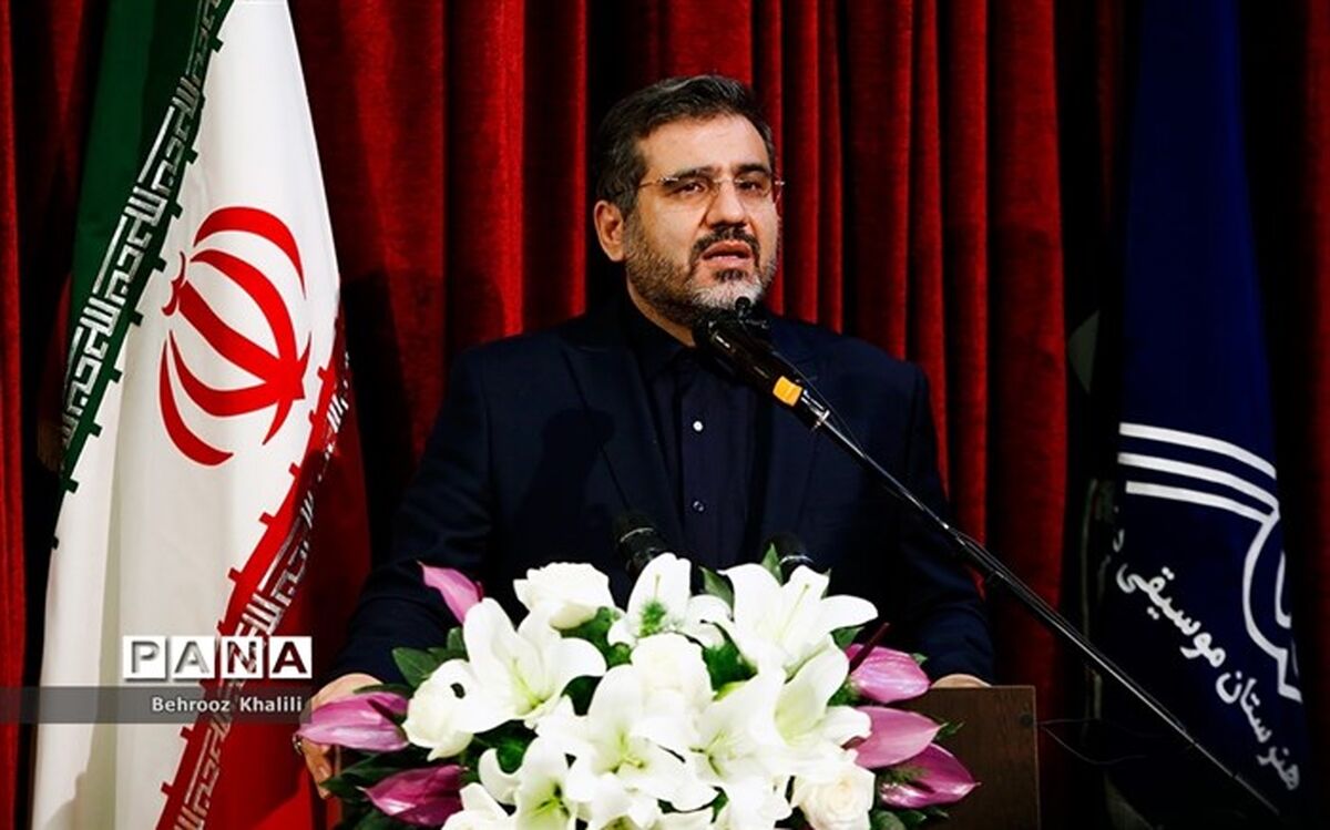 وزیر ارشاد: ملی شدن صنعت نشر تکلیف من است و انجام می‌شود