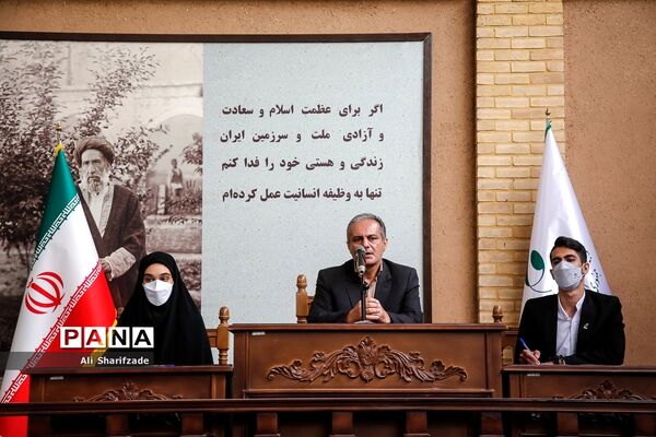 بازدید اعضا مجلس دانش آموزی از موزه مدرس