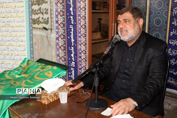 نماز جماعت ظهر و عصر در اداره  کل آموزش و پرورش استان بوشهر