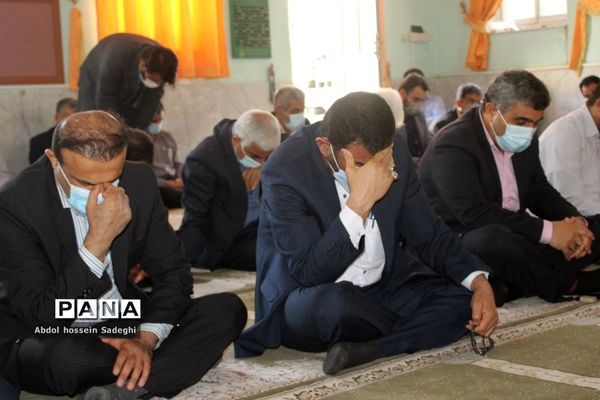 نماز جماعت ظهر و عصر در اداره  کل آموزش و پرورش استان بوشهر