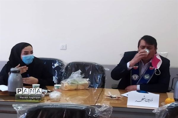 برگزاری جلسه هم اندیشی جذب و سازماندهی تعدادی از مناطق استان اصفهان در سازمان دانش‌آموزی