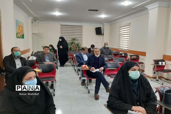 جلسه توجیهی معاونین و مربیان پرورشی در  رودهن