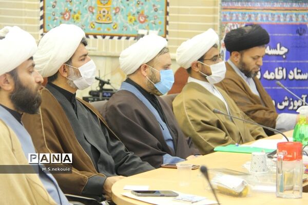 برگزاری نشست همکاریهای حوزه و آموزش و پرورش در شهرکرد