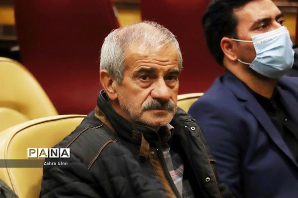 نشست رونمایی از مجموعه شعر کاغذ پران