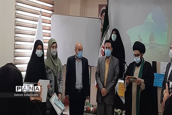 تقدیر از برگزیدگان  قرآنی در رودهن