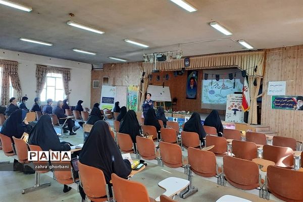 جلسه آموزشی مدیران مجری طرح توانمند‌سازی در دماوند