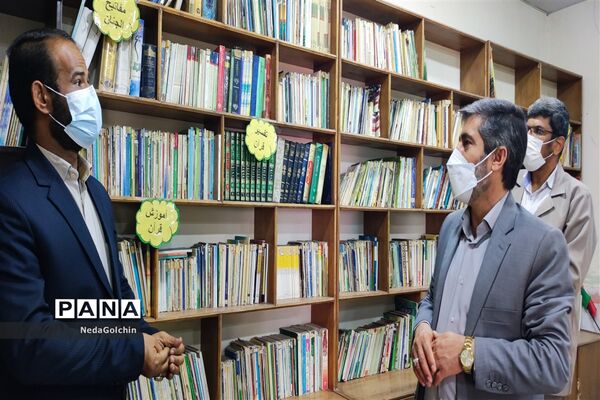 نواخته شدن  زنگ هفته کتاب و‌کتابخوانی در دبیرستان دخترانه  شاهد ارشاد ناحیه ۳ اهواز