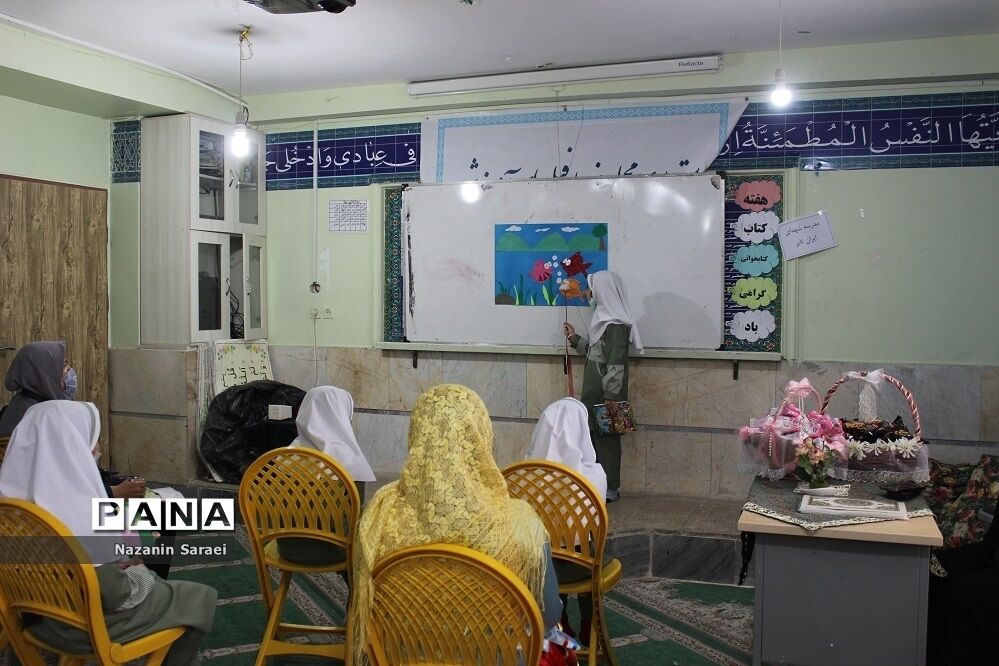 گرامی‌داشت هفته کتاب و کتابخوانی در شهرستان اسلامشهر