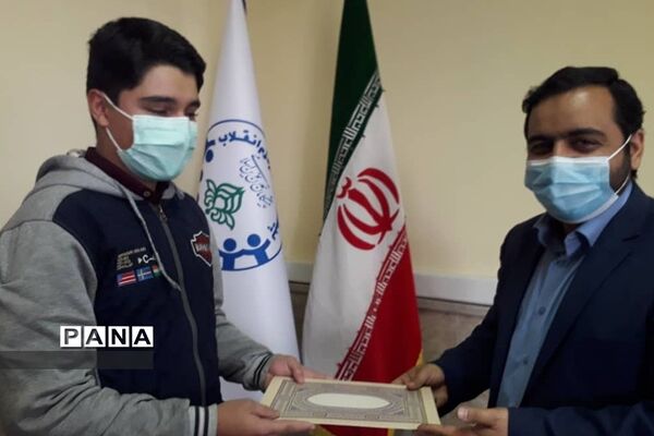 تجلیل از دانش‌آموزان فعال در یادواره شهدای پردیس