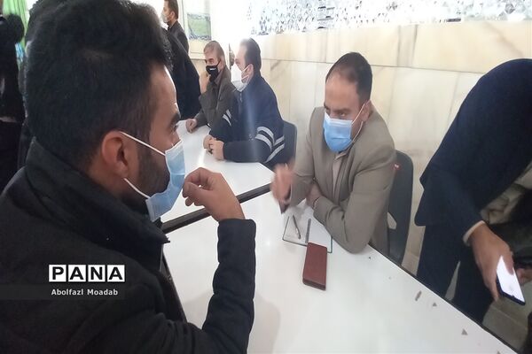 حضور نماینده مردم و مسئولین کاشمر در میز خدمت روز جمعه