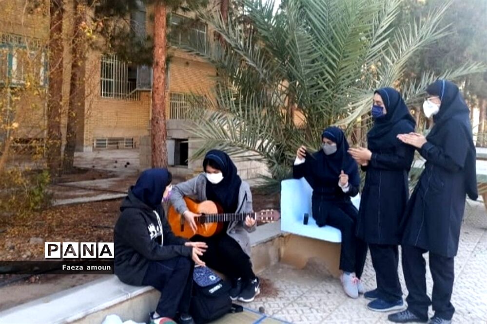 اردوی یک روزه مدرسه دبیرستان دخترانه فرزانگان ناحیه دو یزد