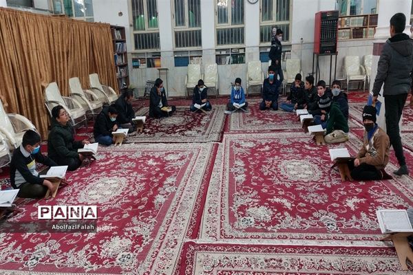 محفل انس با قرآن در مدرسه بصیری کاشمر