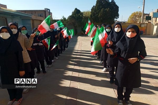 مراسم ویژه هفته بسیج در دبیرستان فرزانگان کاشمر برگزار شد