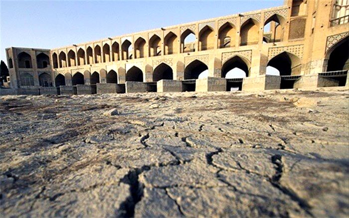 راه خروج از بحران زاینده‌رود