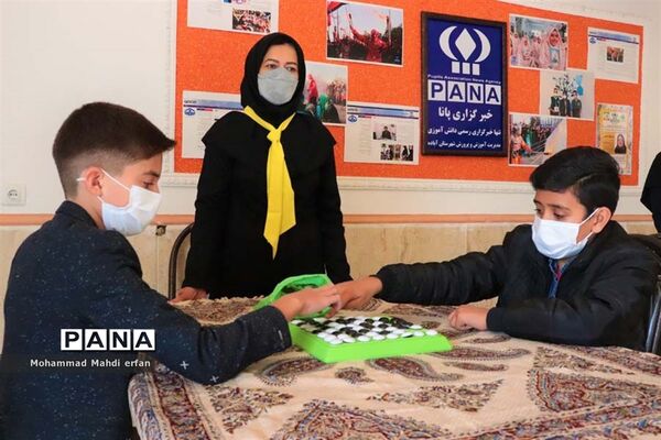 تجلیل از  دانش ‌آموزان مقام‌آور پیشتاز