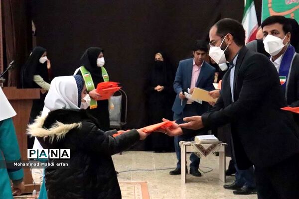 تجلیل از  دانش ‌آموزان مقام‌آور پیشتاز