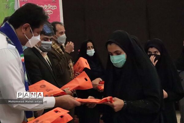 تجلیل از  دانش ‌آموزان مقام‌آور پیشتاز