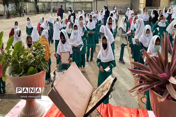 نمایشگاه کتاب در دبستان تربیت گلوگاه