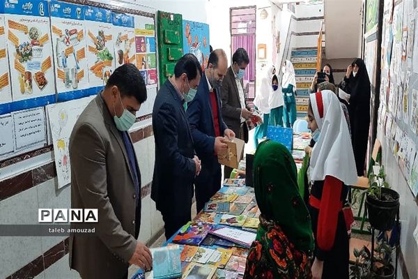 نمایشگاه کتاب در دبستان تربیت گلوگاه