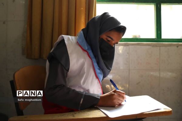 برگزاری کلاس‌های کانون دانش‌آموزی هلال احمر در دبیرستان قاضی گله‌دار
