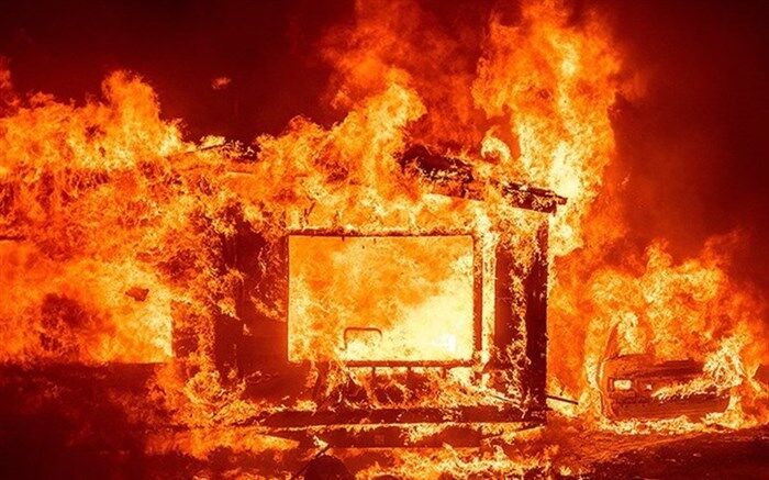 آتش‌سوزی در نمایشگاه خودرو