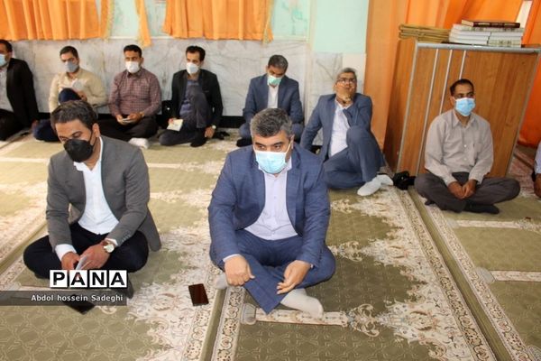 قرائت زیارت عاشورا در اداره‌کل آموزش و پرورش استان بوشهر