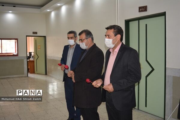 گرامیداشت هفته کتاب و کتابخوانی و آیین نواختن زنگ کتاب در دبیرستان مهشید مصلی نژاد ناحیه یک مشهد
