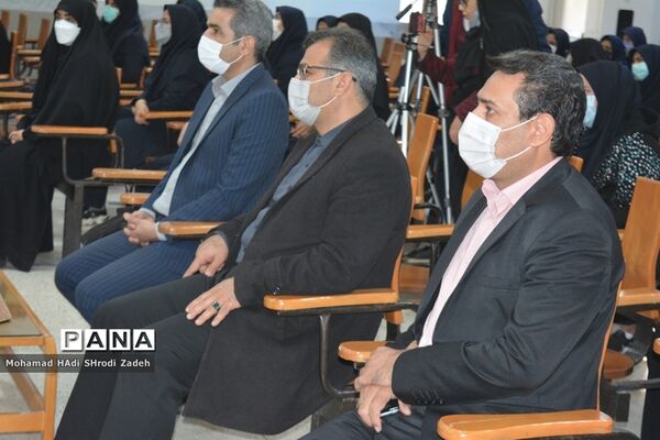 گرامیداشت هفته کتاب و کتابخوانی و آیین نواختن زنگ کتاب در دبیرستان مهشید مصلی نژاد ناحیه یک مشهد