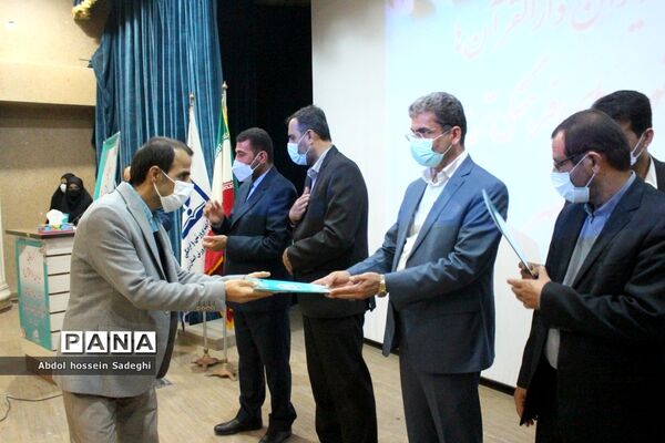 تجلیل  از مدیران دارالقرآن ها و مدیران کانون های فرهنگی و تربیتی استان بوشهر