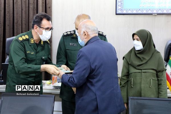 مراسم تجلیل از فرهنگیان بسیجی جهادگر دوران کرونا در ارومیه