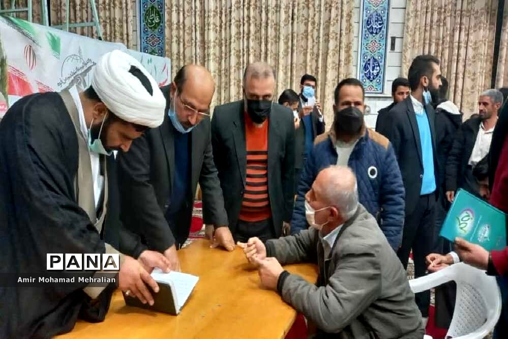 نشست بصیرتی و میز خدمت پیگیری مشکلات مردم در اقبالیه