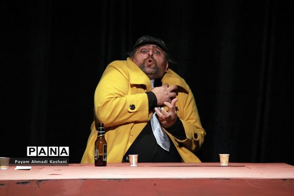 اجرای نمایش «بودای بزرگ کمکشان کن»