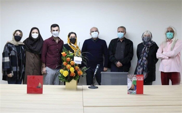 بررسی آثار ترجمه شده نقاش ماشین قراضه‌ها