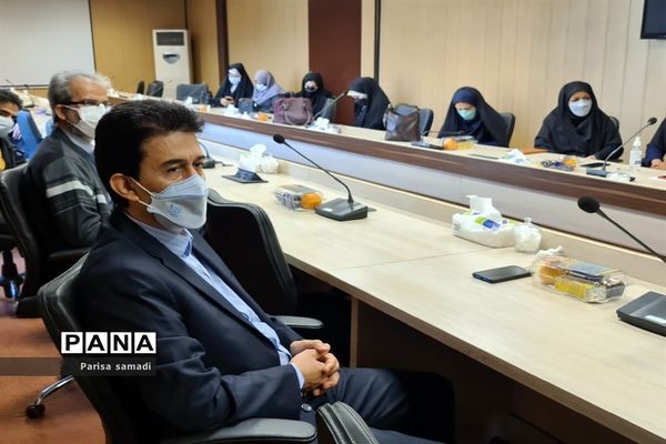 نشست تخصصی کمیته فوریت‌های روانی اجتماعی دانش‌آموزان در منطقه ۱۳