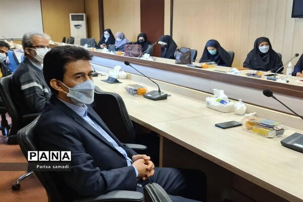 نشست تخصصی کمیته فوریت‌های روانی اجتماعی دانش‌آموزان در منطقه ۱۳