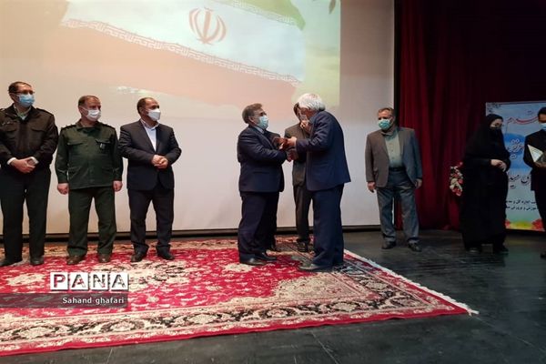 مراسم تجلیل  از ۱۵۱ منتخب کنکور سراسری ۱۴۰۰