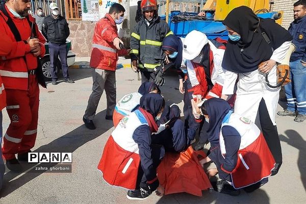برگزاری مراسم مانور زلزله در شهرستان دماوند