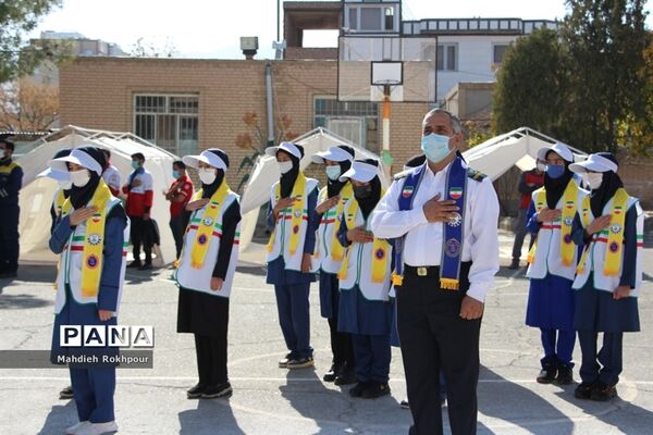 برگزاری بیست و سومین مانورسراسری زلزله در دبیرستان هاجر