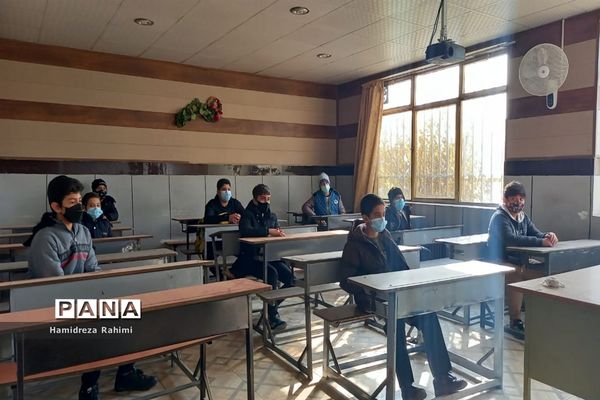 برگزاری مانور زلزله و اقدامات ایمنی در دبیرستان امام خمینی (ره) منطقه ۱۵