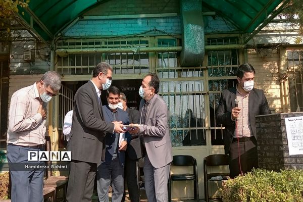 برگزاری مانور زلزله و اقدامات ایمنی در دبیرستان امام خمینی (ره) منطقه ۱۵