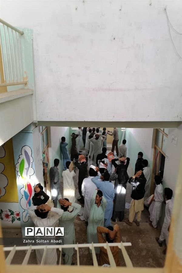 مانور سراسری زلزله در هنرستان خاتم الانبیا ایرانشهر