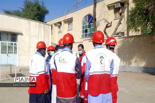 مانور سراسری زلزله در هنرستان خاتم الانبیا ایرانشهر