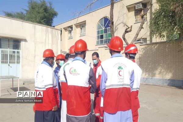 مانور سراسری زلزله در هنرستان خاتم الانبیا ایرانشهر