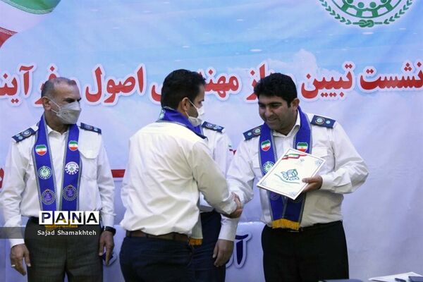 تجلیل از مسئولان، مربیان و مدرسان سازمان دانش‌آموزی خوزستان