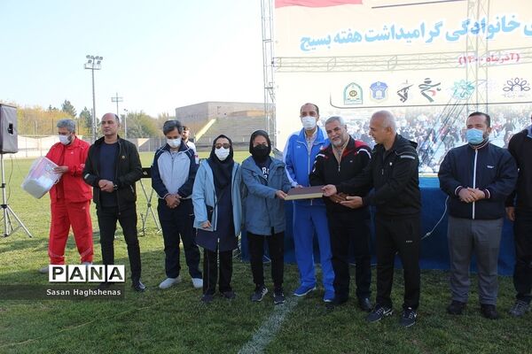 همایش بزرگ پیاده‌روی خانوادگی در شهرستان اسلامشهر