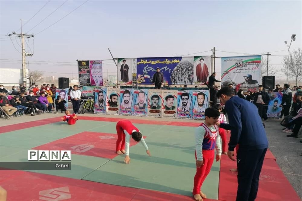 پیاده‌روی خانواده بسیجیان شیروان