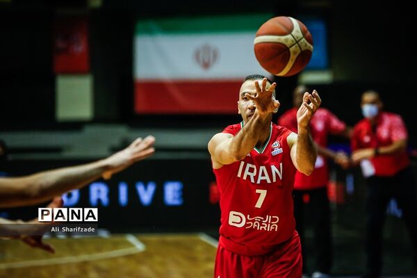 دیدار تیم‌های بسکتبال ایران و بحرین